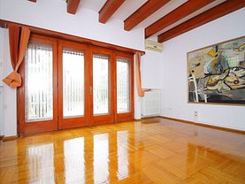 Casa de închiriat 11 camere, în Bucuresti, zona Casin