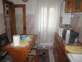 Apartament de închiriat 3 camere, în Focsani, zona Central
