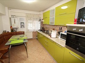Apartament de vânzare 3 camere, în Focşani, zona Central