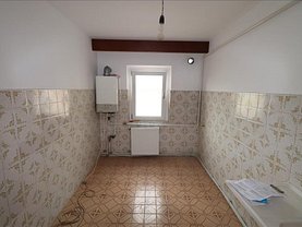 Apartament de închiriat 4 camere, în Focşani, zona Brăilei