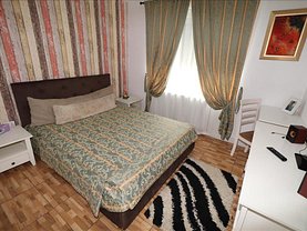 Apartament de vânzare 3 camere, în Focşani, zona Sud