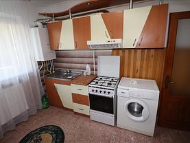 Apartament de închiriat 3 camere, în Focşani, zona Sud