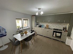 Apartament de vânzare 4 camere, în Focşani, zona Gară