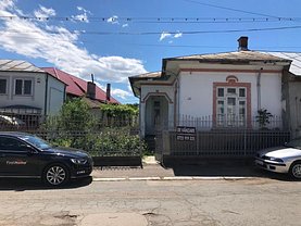Casa de vânzare 3 camere, în Focşani, zona Nord
