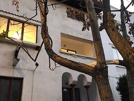 Casa de vânzare sau de închiriat 10 camere, în Bucuresti, zona Cotroceni