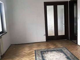 Apartament de vânzare 3 camere, în Bucuresti, zona P-ta Universitatii