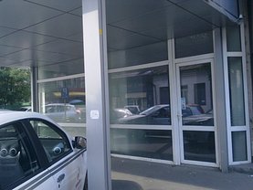 Închiriere spaţiu comercial