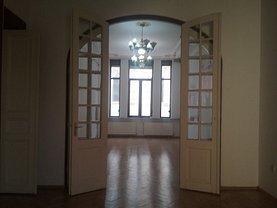 Casa de închiriat 10 camere, în Bucuresti, zona Armeneasca