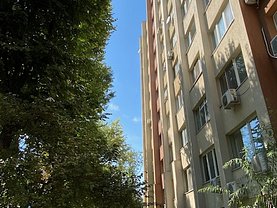 Apartament de vânzare 3 camere, în Bucureşti, zona Unirii
