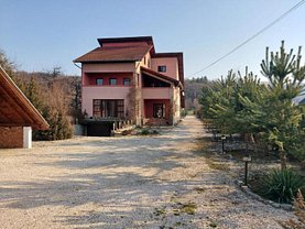 Casa de vânzare 5 camere, în Voineşti, zona Central