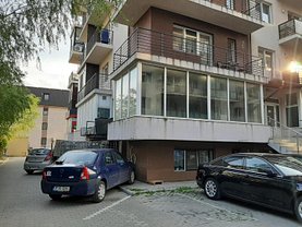 Închiriere spaţiu comercial