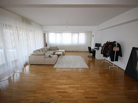 Apartament de vânzare 3 camere, în Bucuresti, zona Pipera