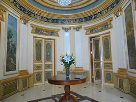 Casa de închiriat 12 camere, în Bucureşti, zona Dacia