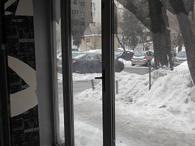 Vânzare spaţiu comercial