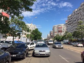 Vânzare spaţiu comercial