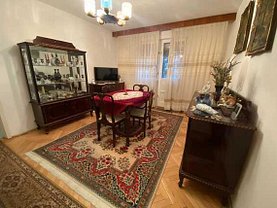 Apartament de vânzare 3 camere, în Braşov, zona Florilor