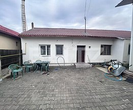 Casa de închiriat 4 camere, în Româneşti
