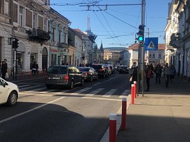 Închiriere spaţiu comercial