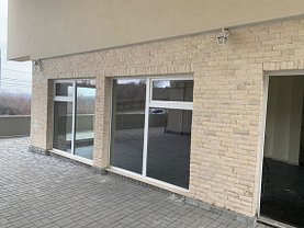 Vânzare spaţiu comercial