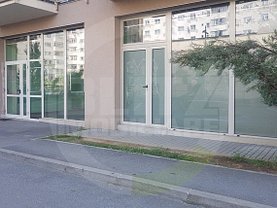 Vânzare spaţiu comercial