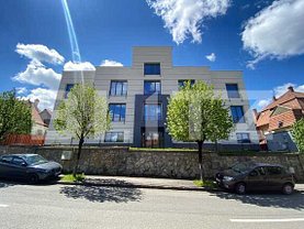Închiriere spaţiu comercial