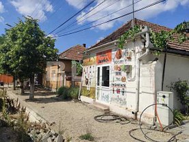 Închiriere spaţiu comercial