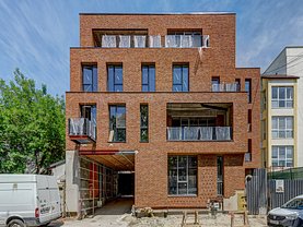 Apartament de vânzare 4 camere, în Bucureşti, zona Ştefan cel Mare