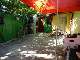 Casa de vânzare 3 camere, în Bucureşti, zona Pantelimon