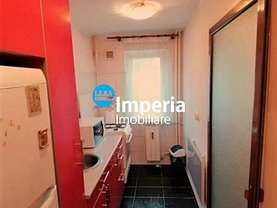 Apartament de vânzare 3 camere, în Iaşi, zona Podu Roş