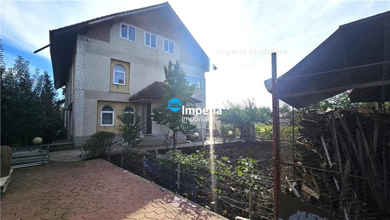 Casa tip duplex de vanzare in zona Bucium - Plopii fara Sot