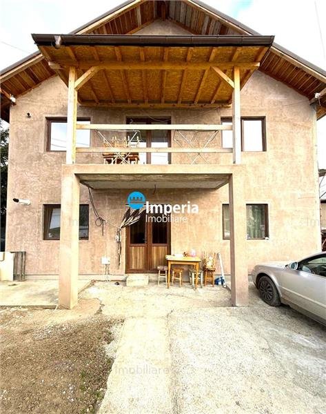 Casa 8 camere, 3 bai, canalizare, 300 teren Tineretului  Lunca Cetatuii