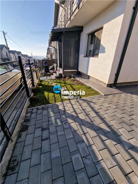 Duplex  4 cam, 2 bai 200 teren, Mega Image  Valea Adanca Miroslava