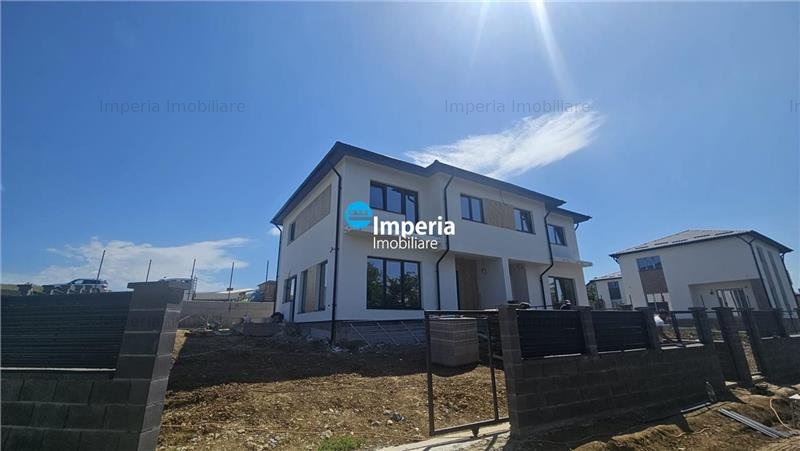 Casa tip duplex de vanzare in zona Bucium - Visan