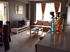 Apartament de vânzare 3 camere, în Bucuresti, zona Primaverii