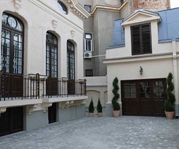 Casa de vânzare sau de închiriat 12 camere, în Bucureşti, zona P-ţa Victoriei
