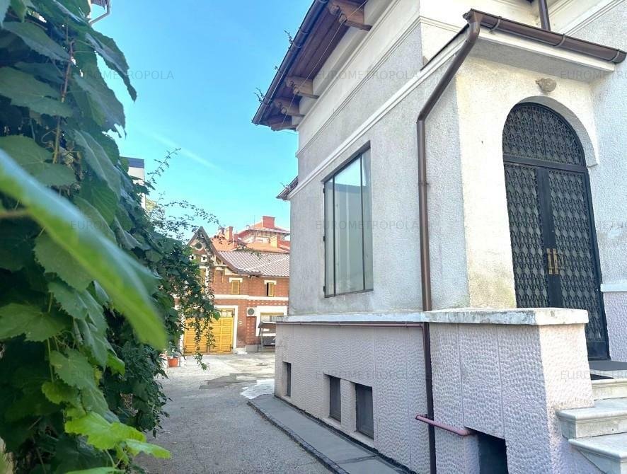 Vila cu arhitectura si teren 620 mp Parcul Ioanid