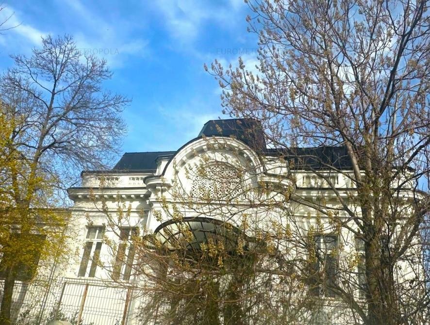 Imobil cu arhitectura unica, teren 700 mp cartierul Evreiesc