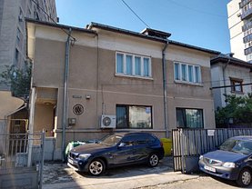 Apartament de vanzare 3 camere, în Ploiesti, zona Eminescu