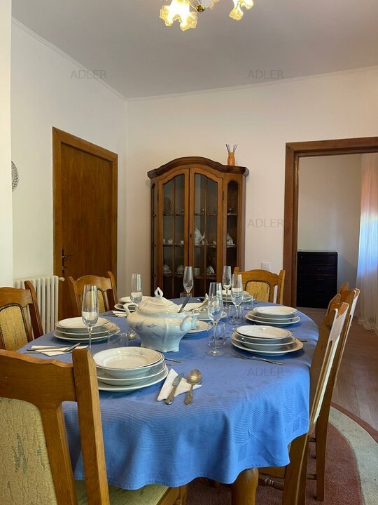 Zona Praga, apartament in vila cu gradina si garaj