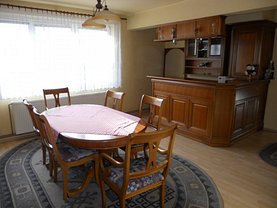 Apartament de închiriat 3 camere, în Târgu Mureş, zona Ultracentral