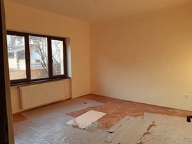 Apartament de închiriat 3 camere, în Targu Mures, zona Dacia