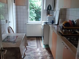 Apartament de vânzare 3 camere, în Târgu Mureş, zona 7 Noiembrie