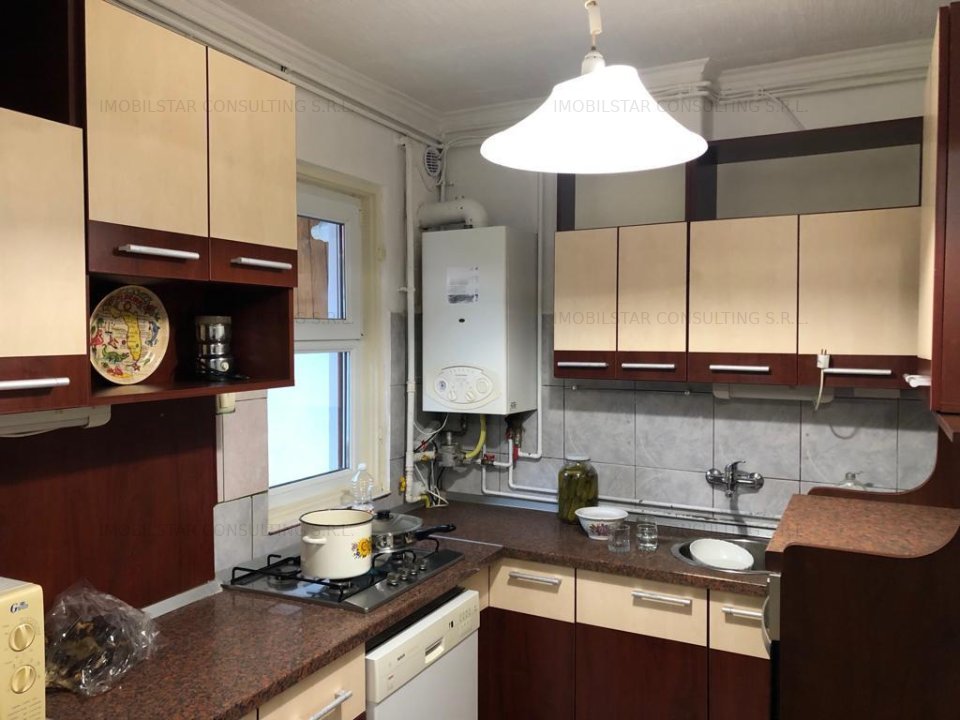 De vanzare casa in curte comuna , str. Calarasilor