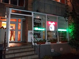 Vânzare spaţiu comercial