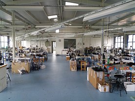 Vânzare spaţiu industrial