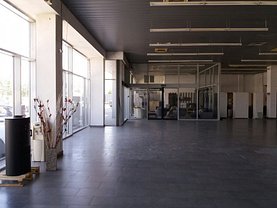Închiriere spaţiu comercial