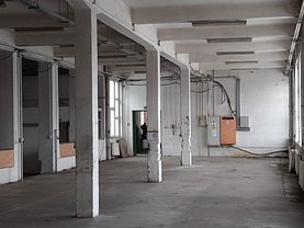 Închiriere spaţiu industrial