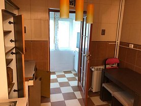 Apartament de închiriat 2 camere, în Constanţa, zona Trocadero