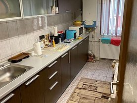 Apartament de vânzare 4 camere, în Constanţa, zona Poarta 6