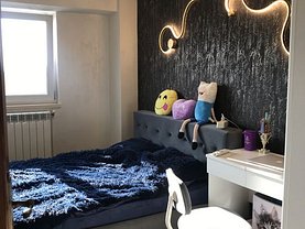 Apartament de vânzare 3 camere, în Constanţa, zona Anda